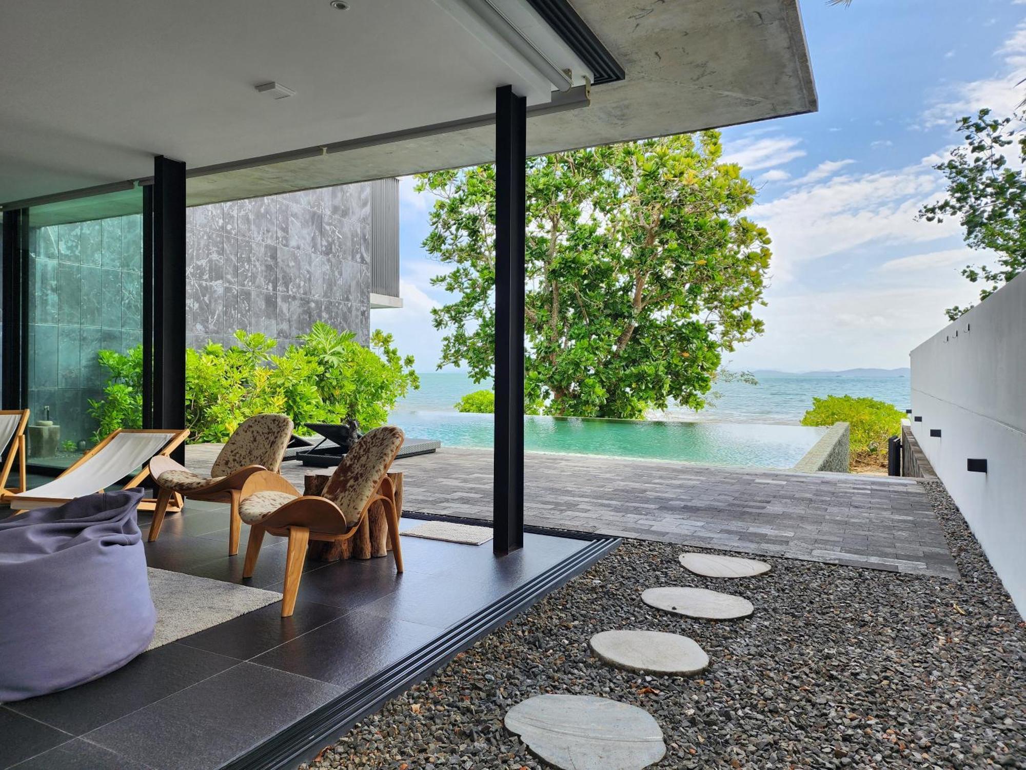 Vila Luxury Beachfront 4 Bedroom Amana At Ta-ke A Phuket