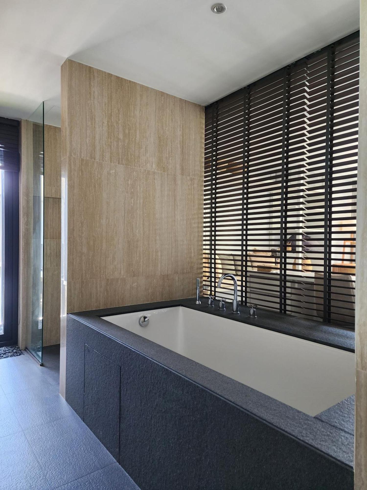 Vila Luxury Beachfront 4 Bedroom Amana At Ta-ke A Phuket
